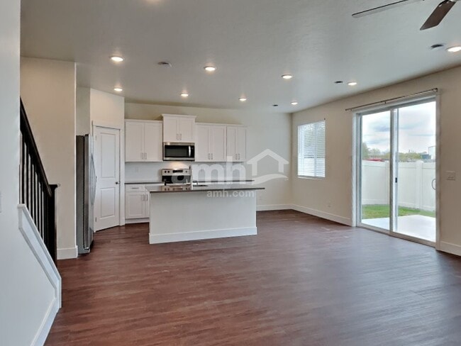 Building Photo - 11535 W Mesquite St