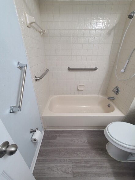 Building Photo - 18318 Aintree Ct