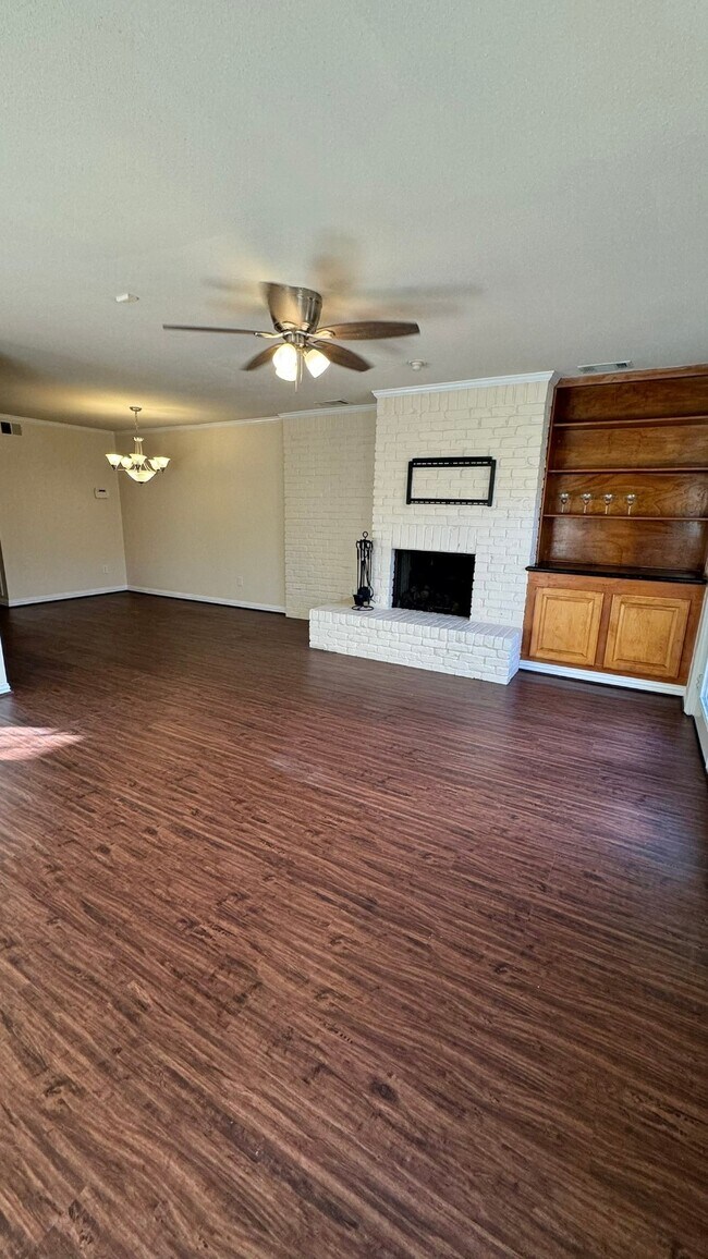 Building Photo - 6452 Olympia Dr