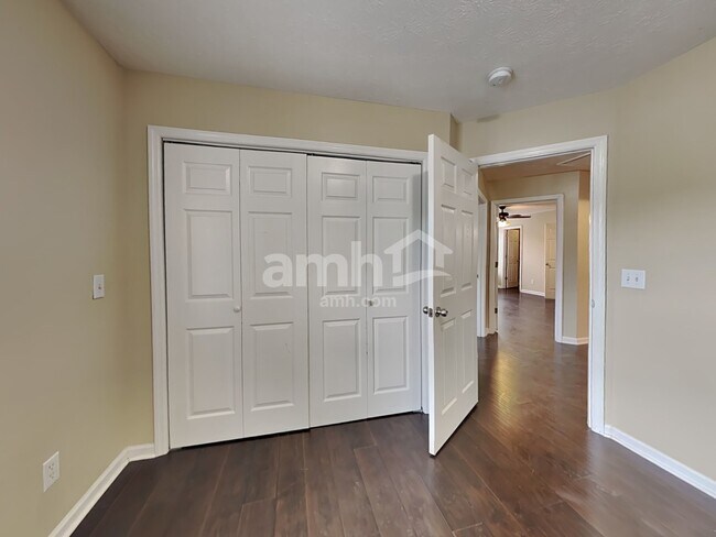 Building Photo - 586 Hollerman Ln