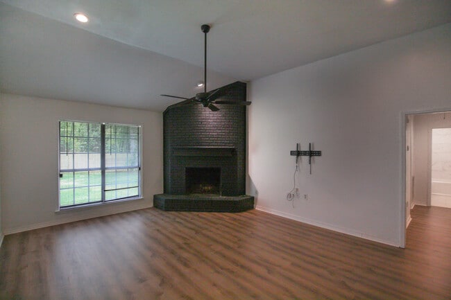 Building Photo - 330 Trace Harbor Rd