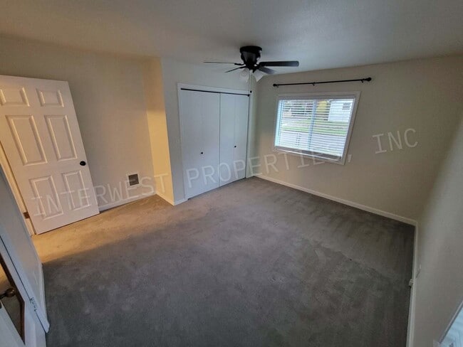 Building Photo - *RENT PROMO* 3+bd 1.5 ba Single Level West...