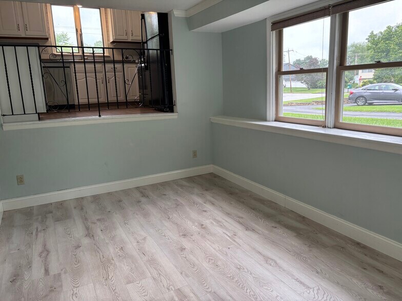 Building Photo - 1614 Woodford Way
