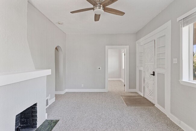 Building Photo - 3754 S Delaware St