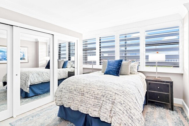 Building Photo - 400 N Flagler Dr