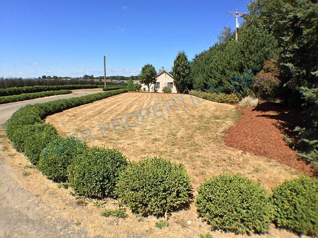 Building Photo - Charming 2-Bed Oasis with Spacious Comfort in Gresham!