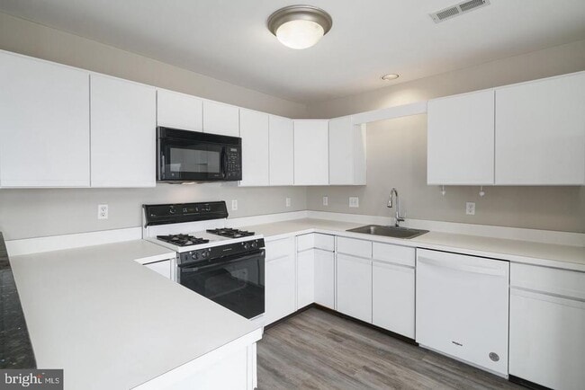 Building Photo - 100 Lemonton Way