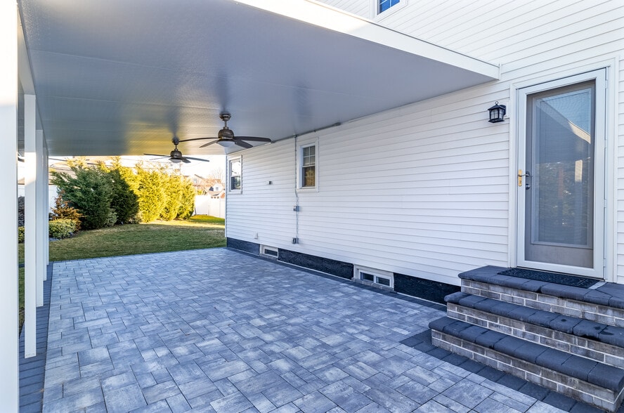 Building Photo - 762 Caryl St