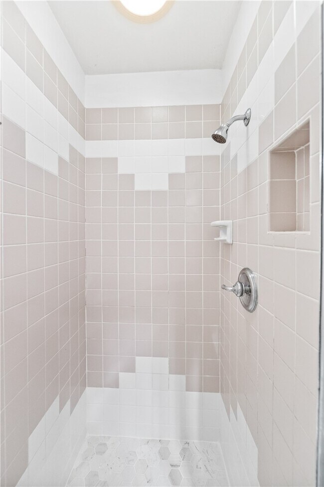 Building Photo - 6682 Alexandria Dr