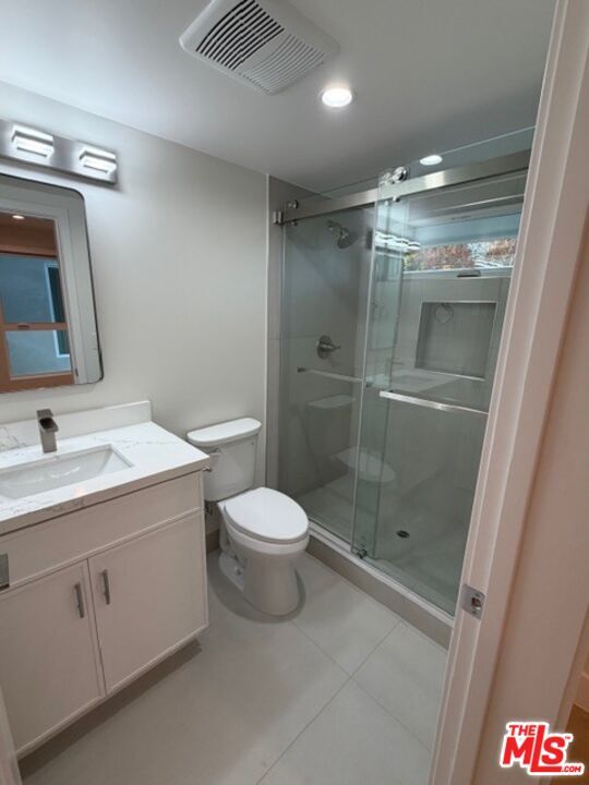 Building Photo - 5191-5191 Lindley Ave