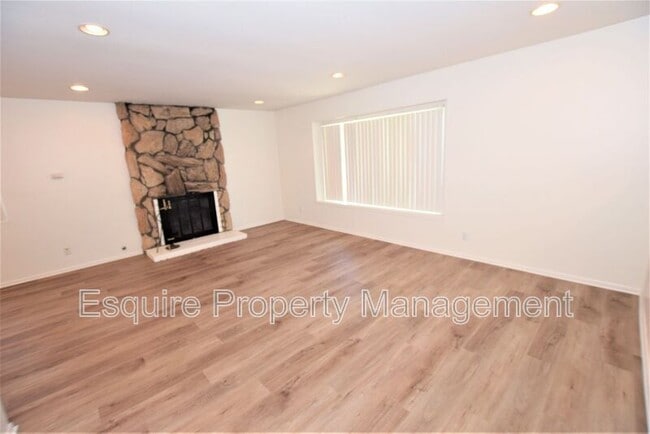Building Photo - 1035 Woodgate Ct