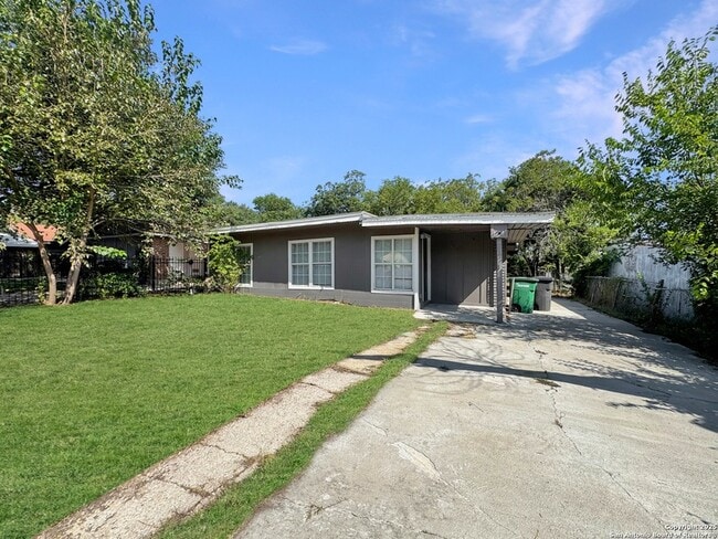 Building Photo - 1611 La Manda Blvd