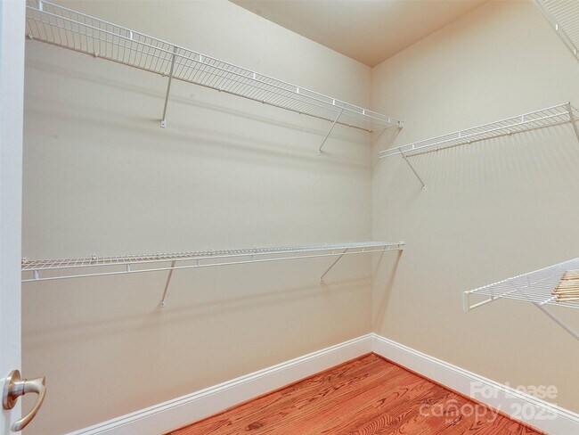 Building Photo - 620 Marsh Rd