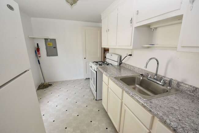 Building Photo - South Bend 2 Bedroom Home for Rent in Keller Park