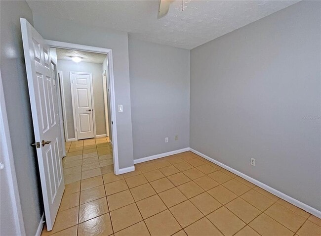 Building Photo - 9509 Fieldview Cir