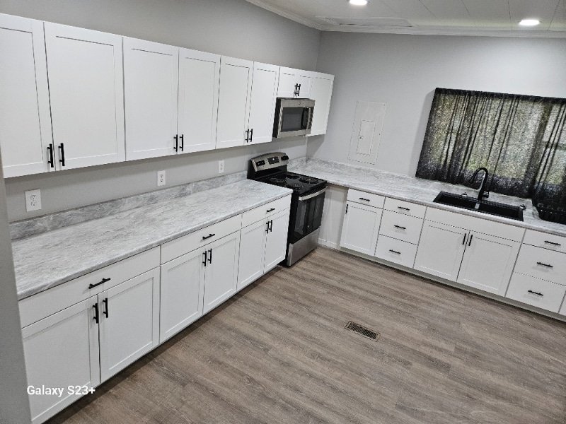 Building Photo - 513 Main St