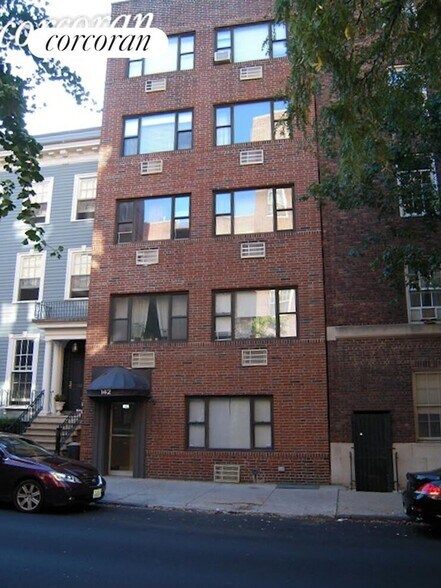 Building Photo - 142 Hicks St