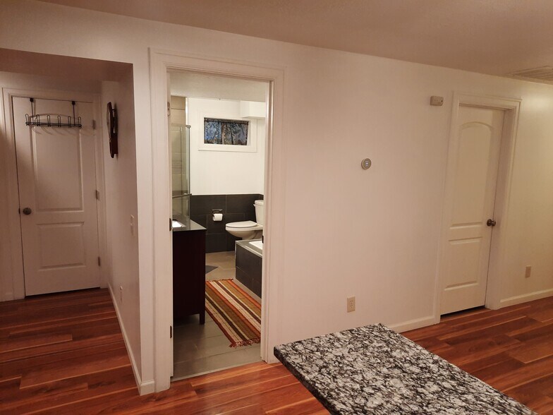 Building Photo - 1360 E 450 S