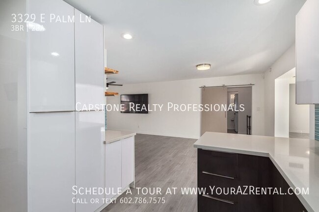 Building Photo - 3329 E Palm Ln