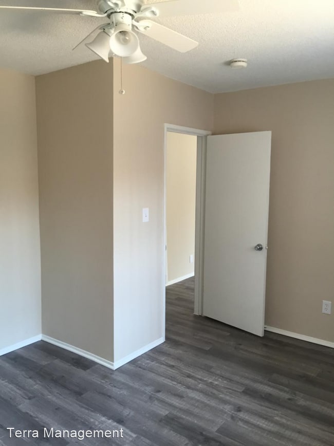 Building Photo - 2 br, 1 bath Apartment - 7521 Franklin St.