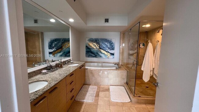 Building Photo - 1830 S Ocean Dr