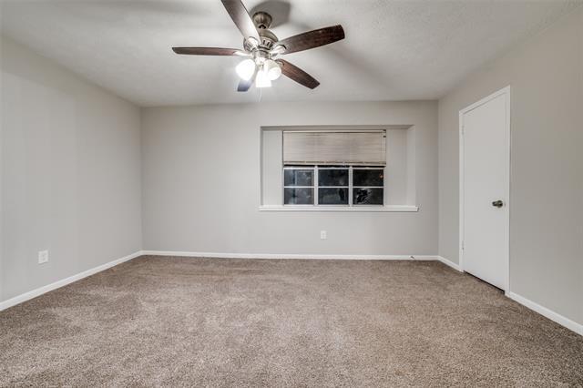 Building Photo - 631 Mosswood Dr