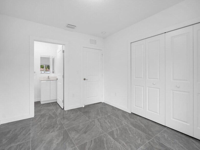 Building Photo - 2448 NW 42nd St