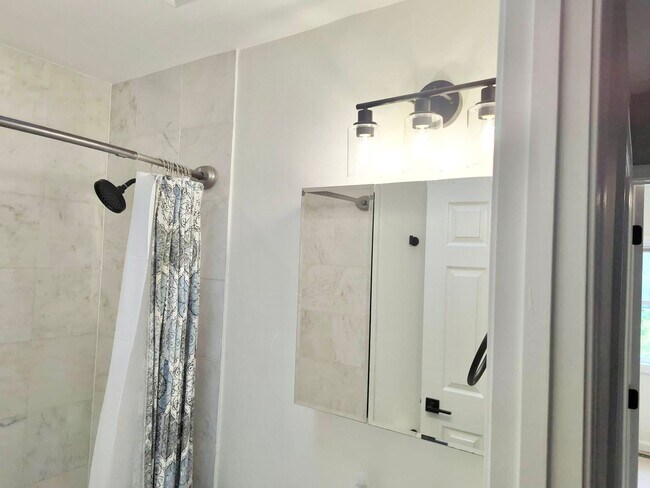 Building Photo - OLD TOWN ALEXANDRIA - MINUTES TO METRO AND PENTAGON