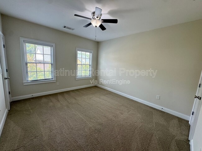 Building Photo - 3578 Strath Dr