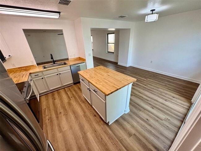Building Photo - 8003 Bannock Ln
