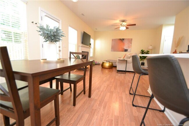 Building Photo - 3115 Manhasset Ln