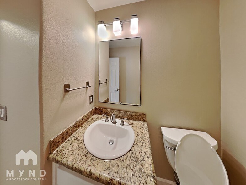 Building Photo - 318 Playa Blanca