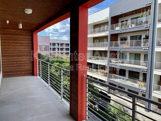 Building Photo - 4361 S Congress Ave