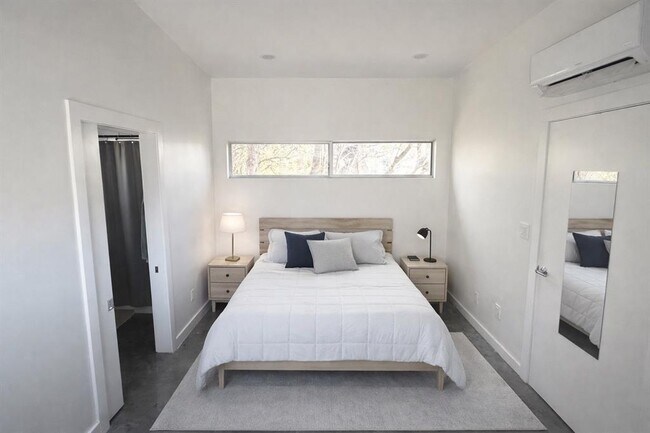 Building Photo - 1155 Perry Rd