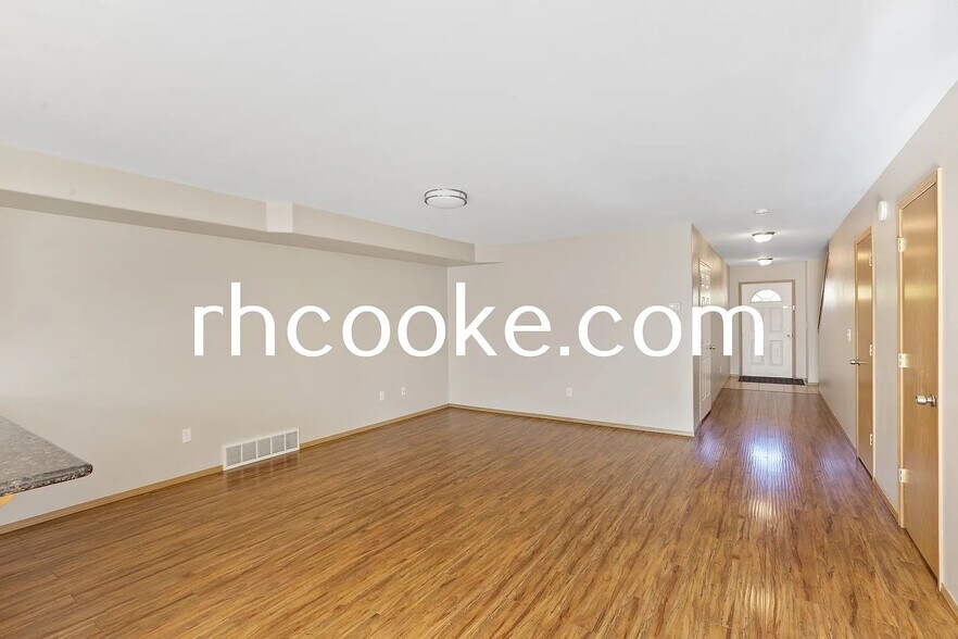 Building Photo - 312 S Blake Rd