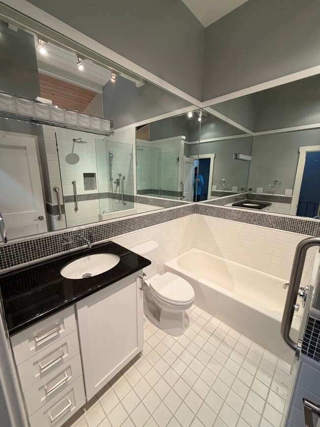 Building Photo - 2 Bed 1 Bath Condo W/ Garage In Orinda