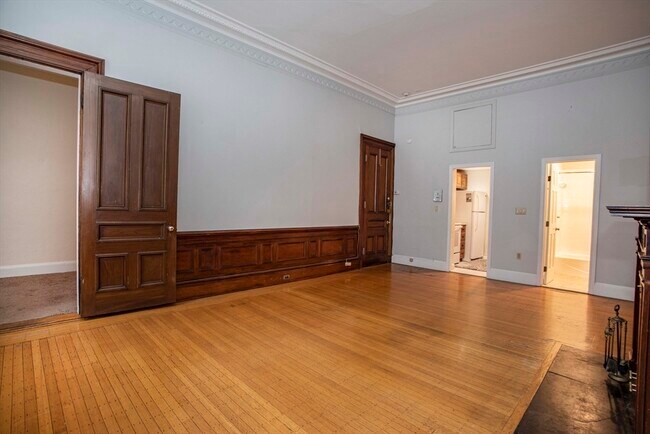 Building Photo - 123 Marlborough St