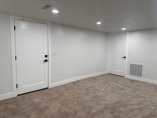 Building Photo - Completely Remodeled 3 Bedroom Home