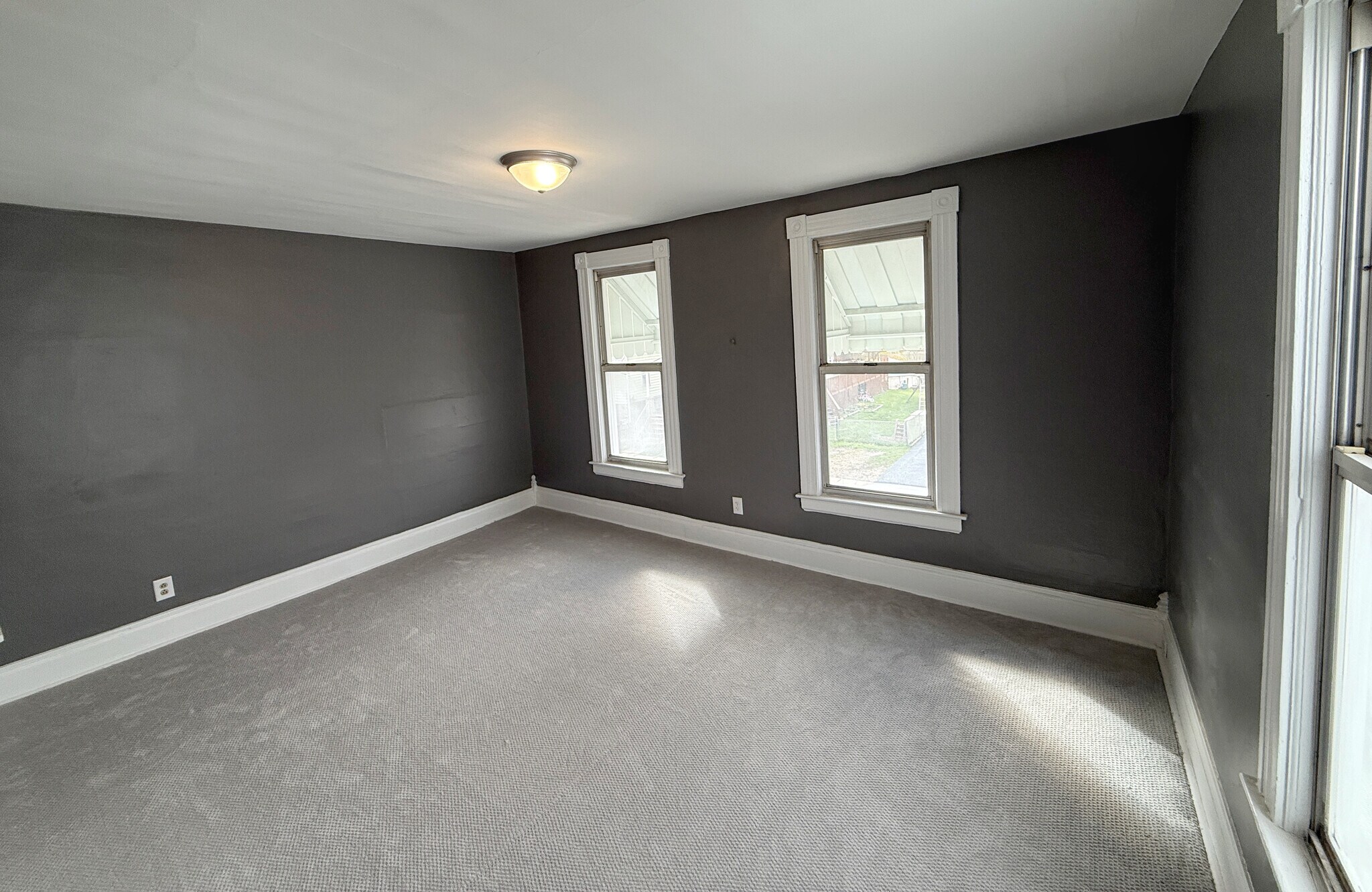 Building Photo - 49 Lynwood Ave