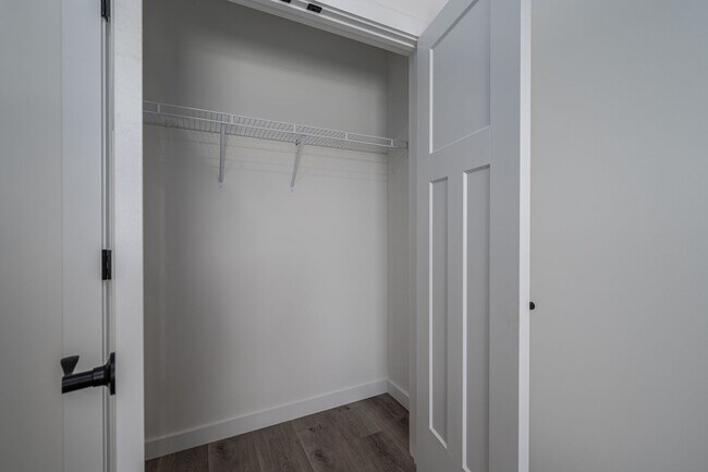 Building Photo - Your New Home Awaits in Hickory!