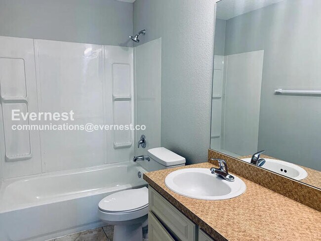 Building Photo - Spacious Home with Attached Garage and Central Air | Pet friendly | Available Soon!