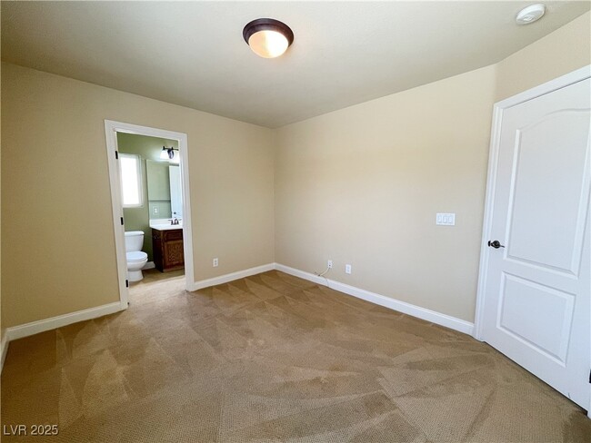 Building Photo - 9873 Belle Marie Ct