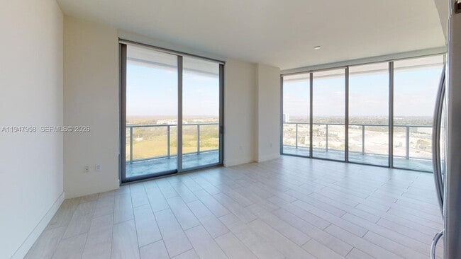 Building Photo - 2000 Metropica Wy