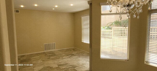 Building Photo - Convenient location in Scripps Ranch