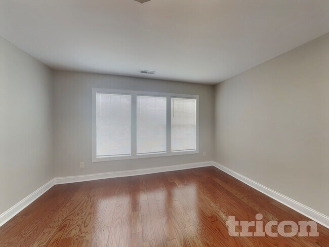 Building Photo - 448 Big Willow Way