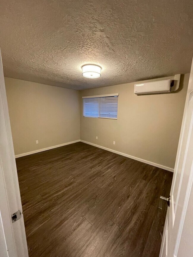 Building Photo - 61464 Little John Ln