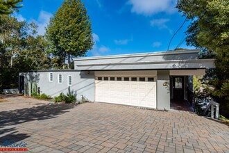 Building Photo - Stunning & Spacious Home | Panoramic Views