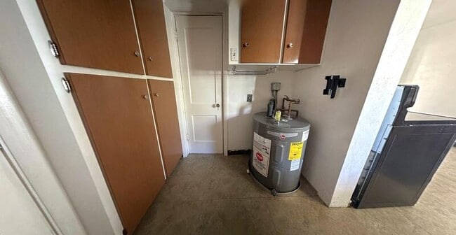 Building Photo - 1013 23rd St W