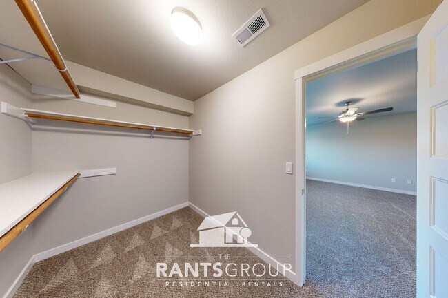 Building Photo - Beautiful Newer Construction!  Easy I5 access & JBLM Commute!