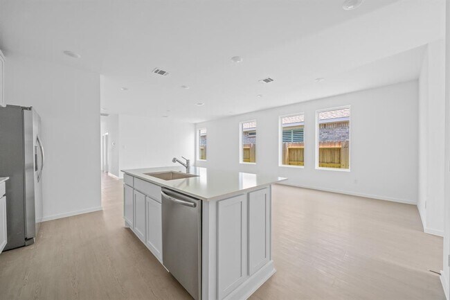 Building Photo - 6410 Laguna Terra Dr